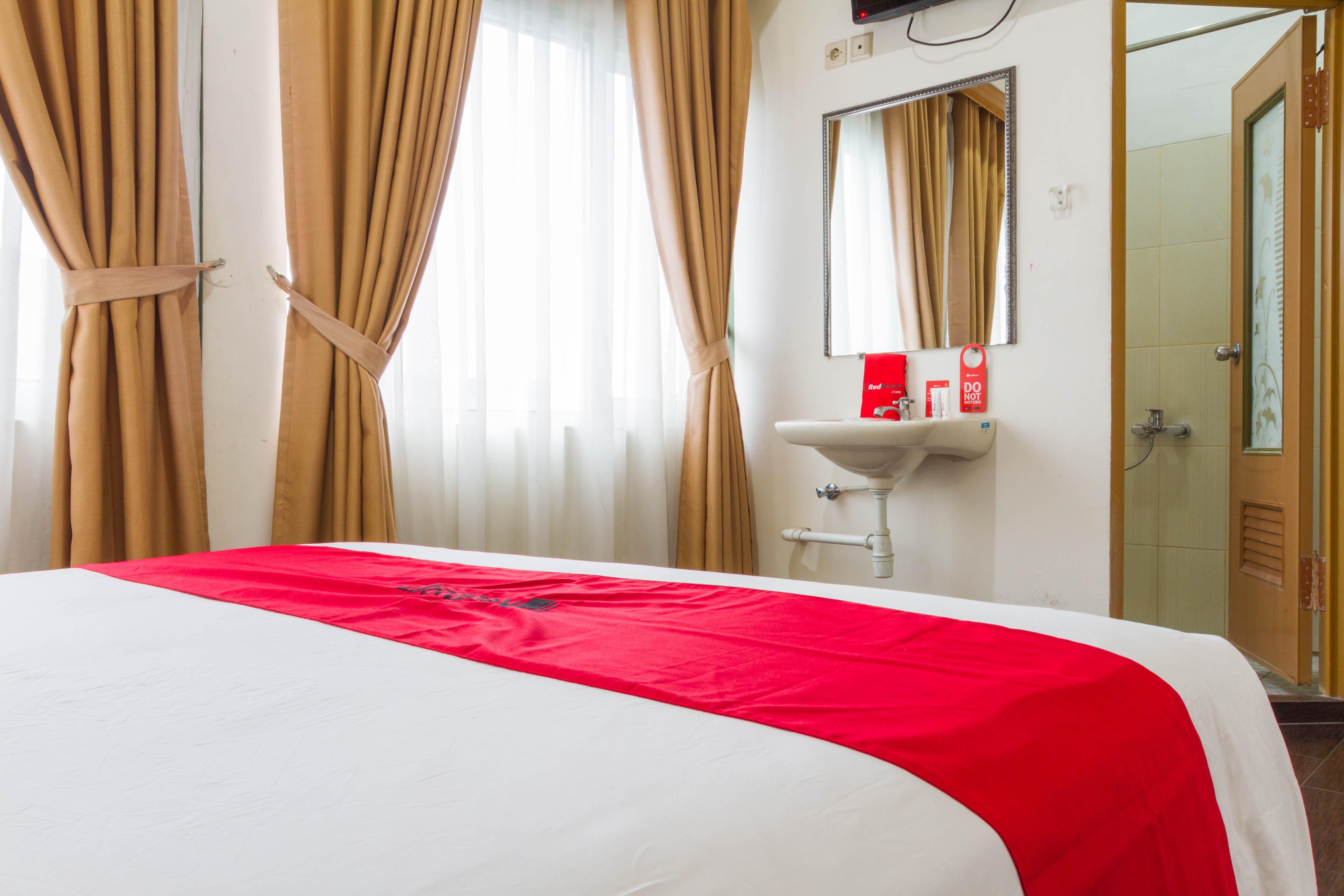 Reddoorz Plus @ Surapati 2 Bandung Eksteriør billede