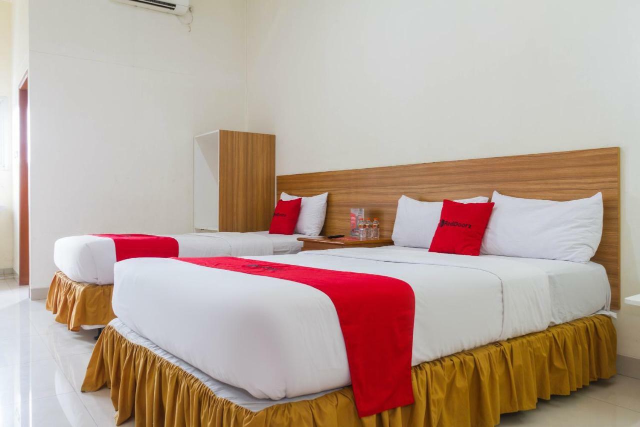 Reddoorz Plus @ Surapati 2 Bandung Eksteriør billede