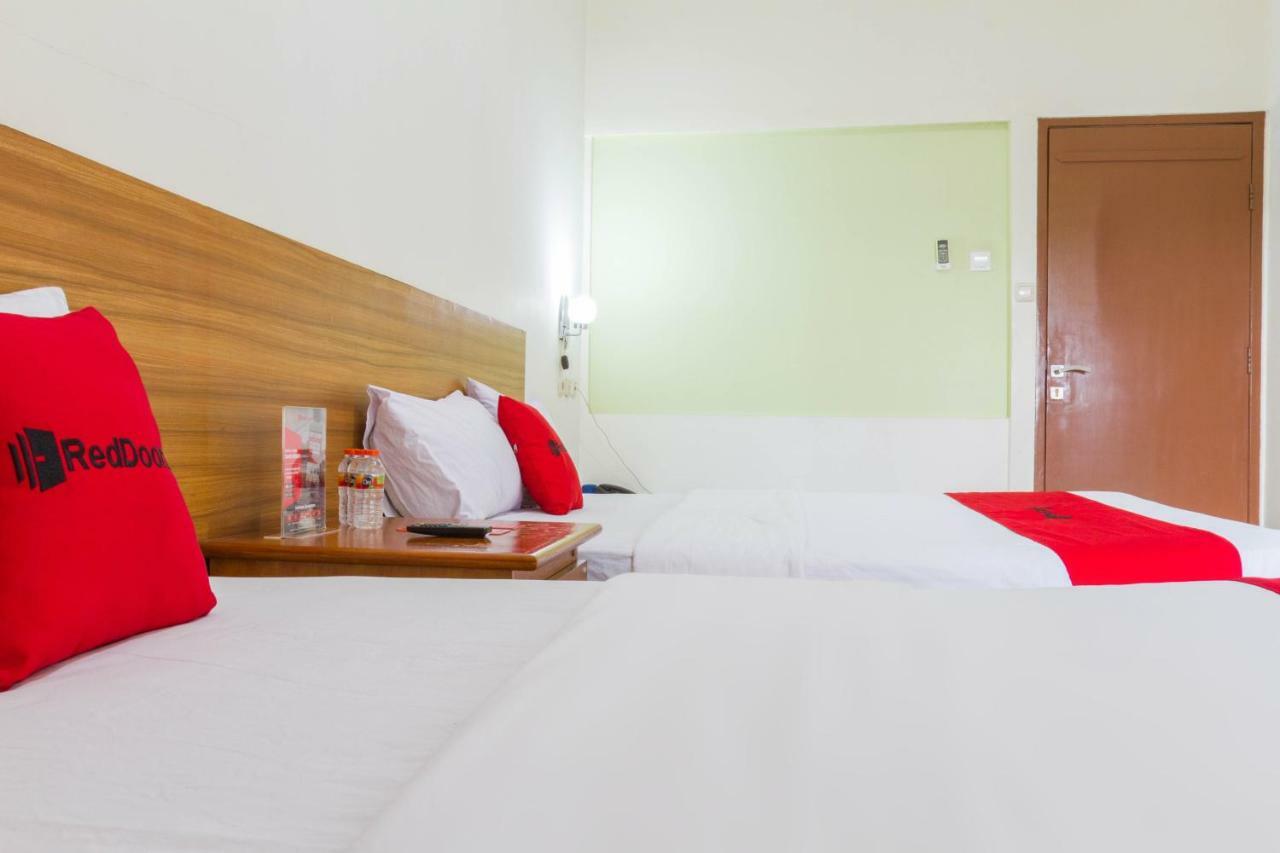Reddoorz Plus @ Surapati 2 Bandung Eksteriør billede