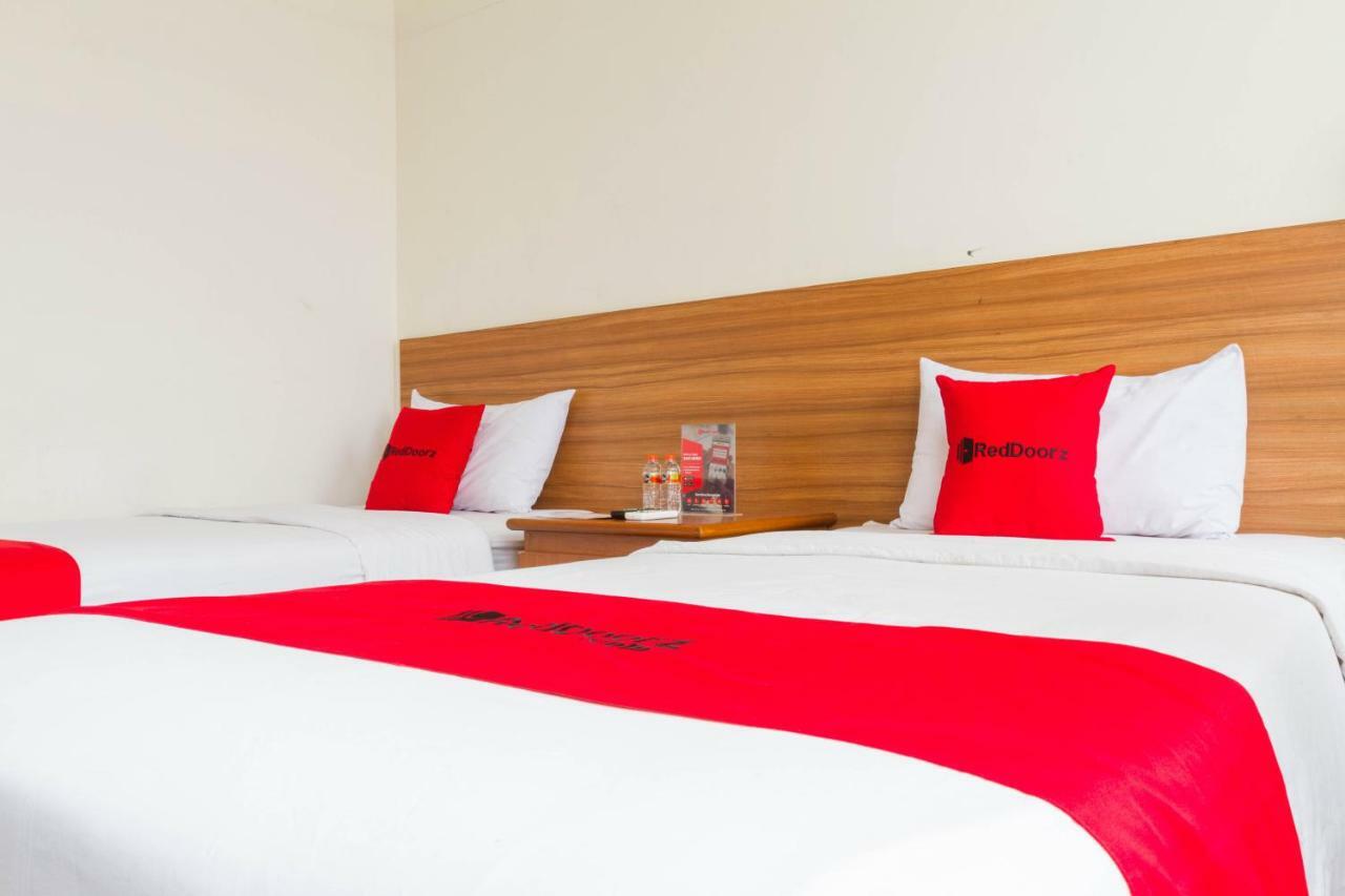 Reddoorz Plus @ Surapati 2 Bandung Eksteriør billede